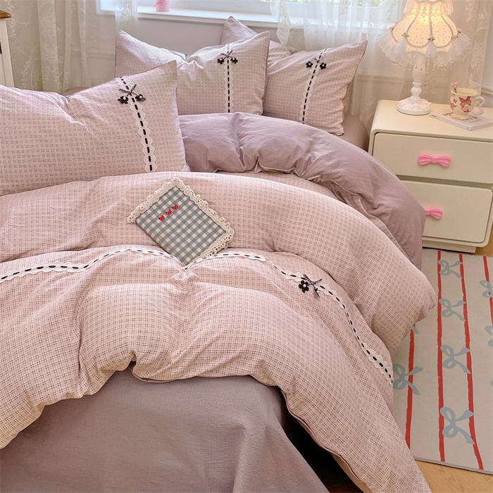 91家纺网 家纺一手货源 找家纺 梦舒羽2025新款双层纱蕾丝花边四件套学生宿舍床单款床上用品四件套  蕾丝花边-莱茵粉格