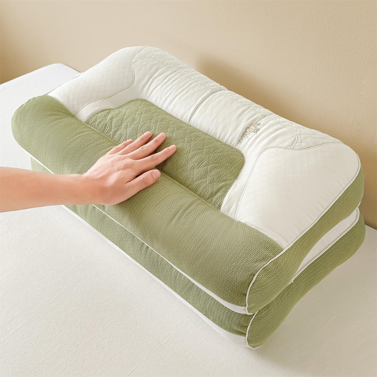 91家纺网 家纺一手货源 找家纺 麦肯锡 2025新款spa护颈牵引枕枕头枕芯单枕芯 绿色 48x74cm单枕/只