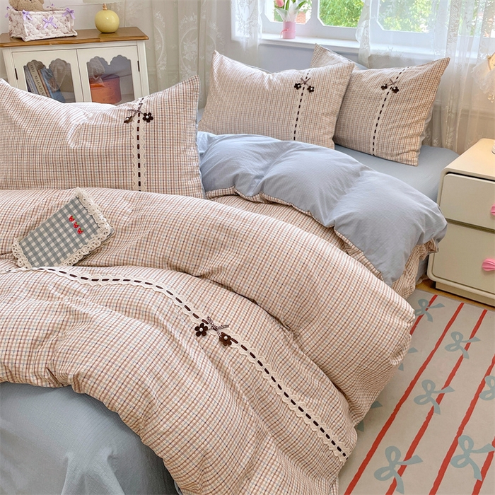 91家纺网 家纺一手货源 找家纺 梦舒羽2025新款双层纱蕾丝花边四件套学生宿舍床单款床上用品四件套  蕾丝花边-魅力蓝咖