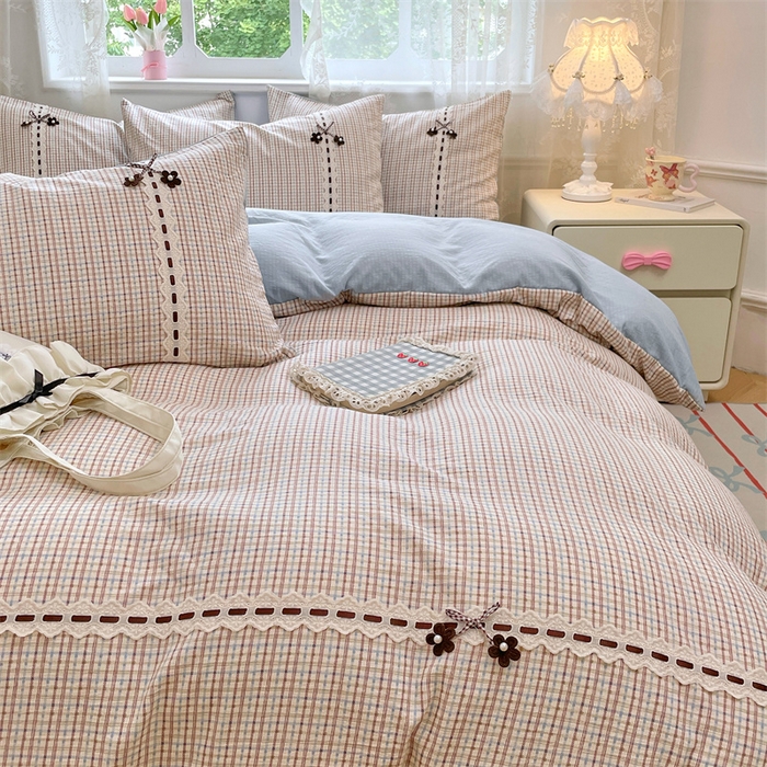 91家纺网 家纺一手货源 找家纺 梦舒羽2025新款双层纱蕾丝花边四件套学生宿舍床单款床上用品四件套  蕾丝花边-魅力蓝咖