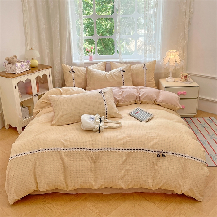 91家纺网 家纺一手货源 找家纺 梦舒羽2025新款双层纱蕾丝花边四件套学生宿舍床单款床上用品四件套  蕾丝花边-秋田黄格