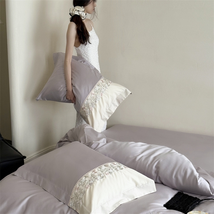 91家纺网 家纺一手货源 找家纺 鹿班家居 2024新款100S长绒棉高精密刺绣系列——间隙花影 浅紫灰