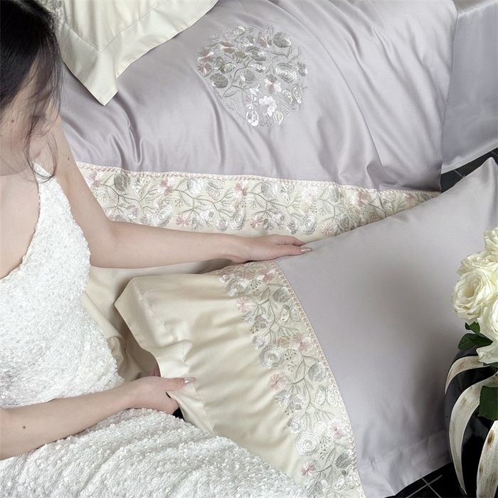 91家纺网 家纺一手货源 找家纺 鹿班家居 2024新款100S长绒棉高精密刺绣系列——间隙花影 浅紫灰