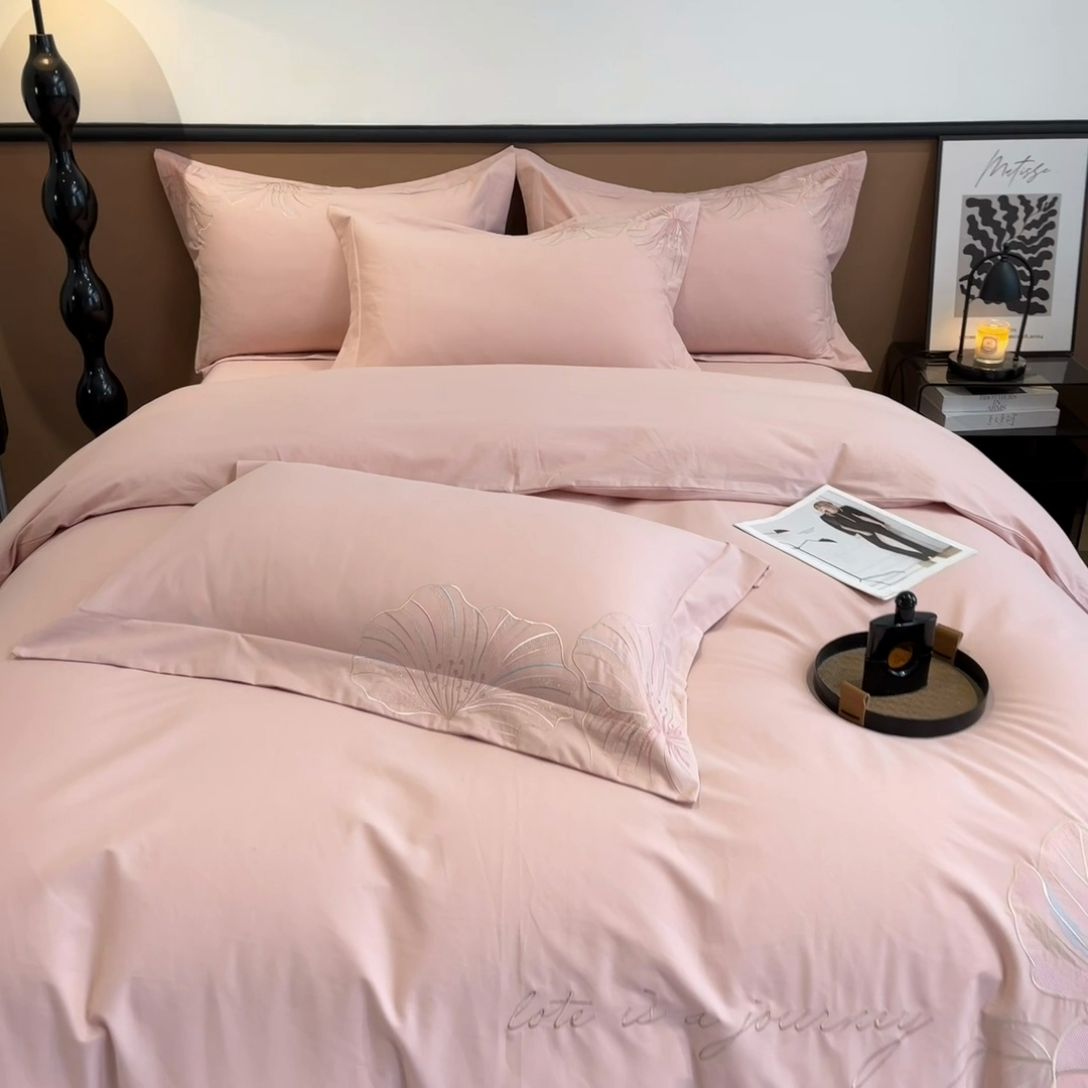 91家纺网 家纺一手货源 找家纺 桃园 2025新款纯棉全棉长绒棉磨毛四件套不掉毛-华尔兹 （高端礼盒） 华尔兹-豆沙