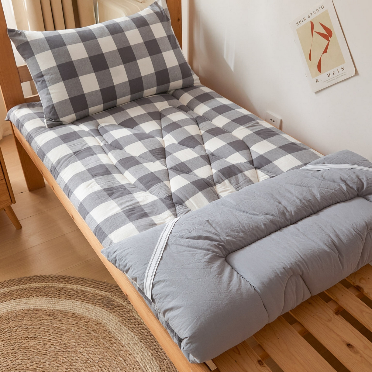 91家纺网 家纺一手货源 找家纺 爱屋及屋 2025款无印风学生棉花床垫 灰中格