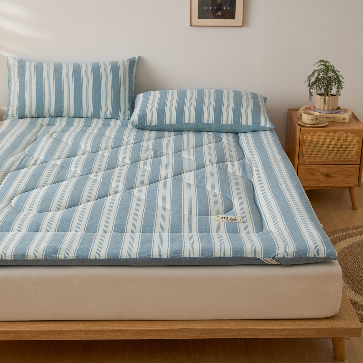 91家纺网 家纺一手货源 找家纺 爱屋及屋 2025新款无印风四季款棉花床垫 左岸蓝