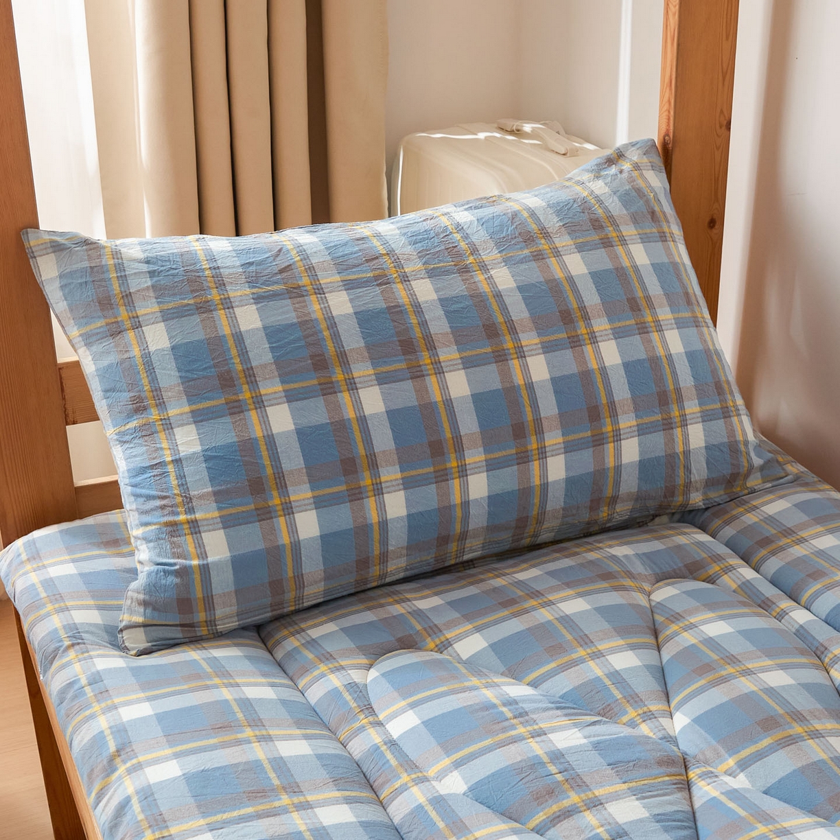 91家纺网 家纺一手货源 找家纺 爱屋及屋 2025款无印风学生棉花床垫 简析蓝