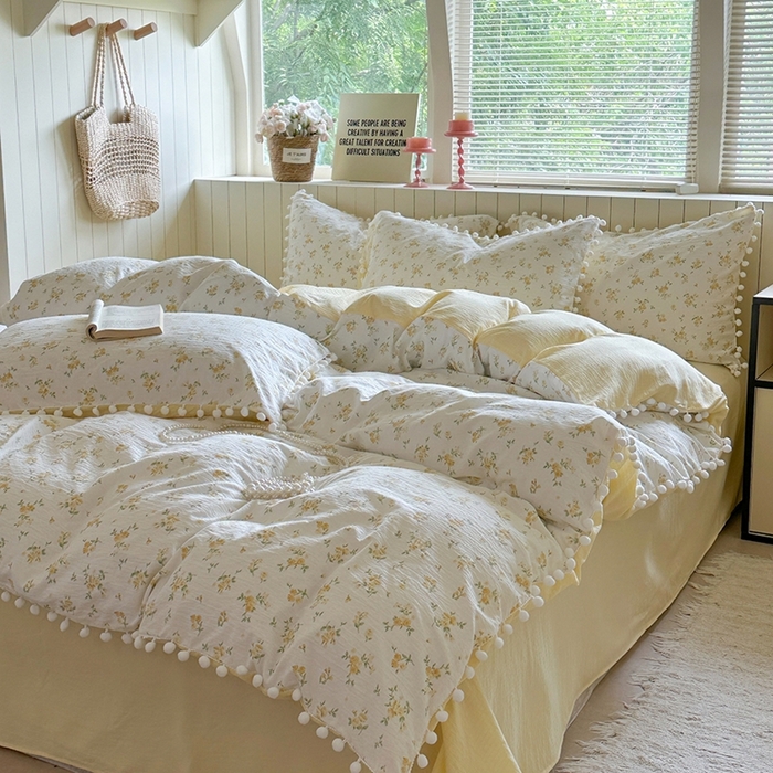 91家纺网 家纺一手货源 找家纺 缘生活 2025新款皱皱纱毛球球流苏四件套 皱皱纱球球流苏-梨花黄