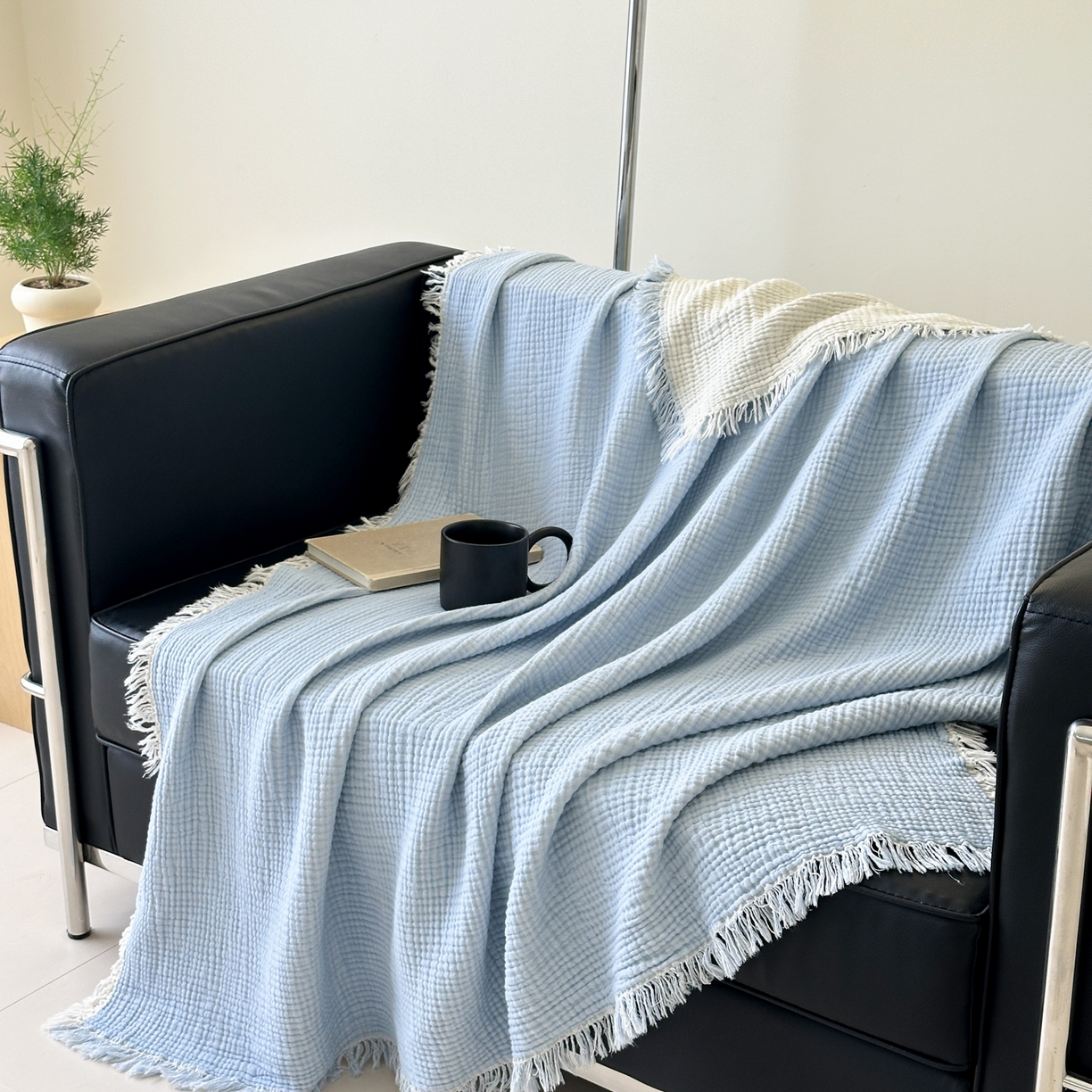 91家纺网 家纺一手货源 找家纺 淑女公社家纺 2025新款双色全棉纯棉皱皱纱流苏毯 双色流苏毯 浅浅蓝