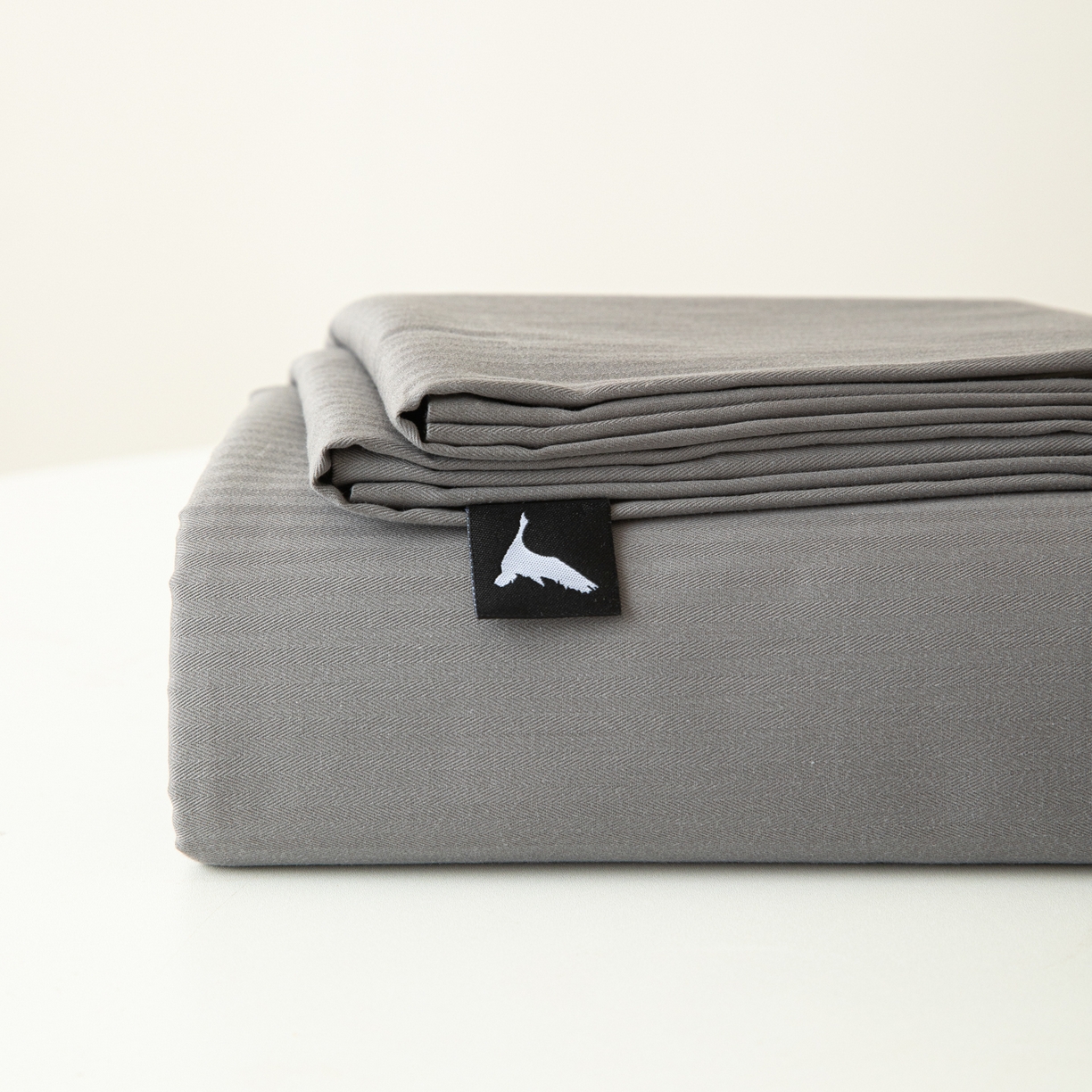 91家纺网 家纺一手货源 找家纺 眠博士 2025新款大雁纹小提花全棉纯棉床单单件-单床单 床单-雁纹灰