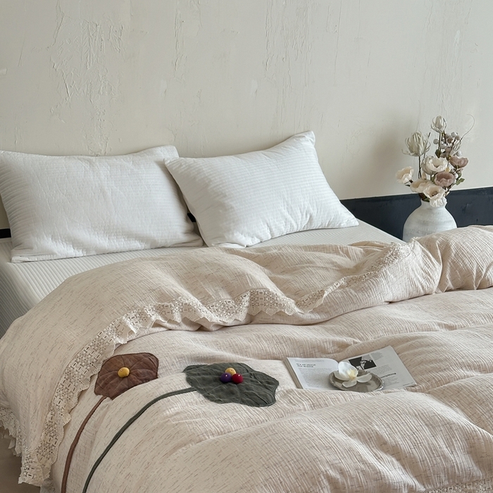 91家纺网 家纺一手货源 找家纺 （总）月夏 2025新款手工贴布棉麻四件套-荷塘月色