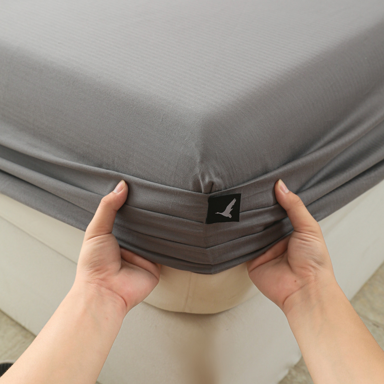 91家纺网 家纺一手货源 找家纺 眠博士 2025新款大雁纹小提花全棉纯棉床笠单件-单床笠 床笠-雁纹灰