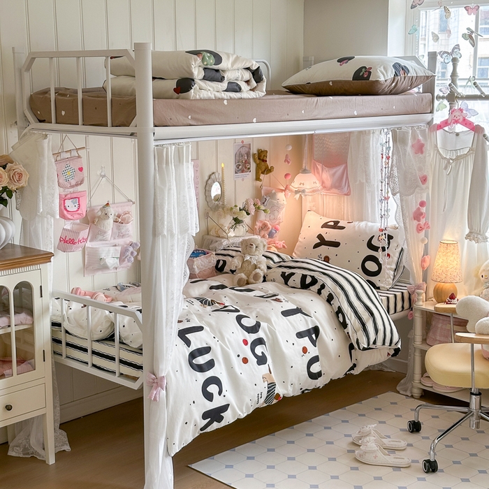 91家纺网 家纺一手货源 找家纺 Sweet dreams甜梦 2025新款学生床全棉纯棉三套件学生三件套宿舍三件套上下铺三件套 字母腊肠狗