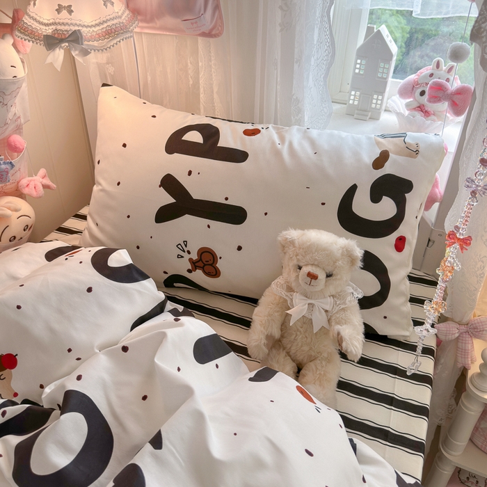 91家纺网 家纺一手货源 找家纺 Sweet dreams甜梦 2025新款学生床全棉纯棉三套件学生三件套宿舍三件套上下铺三件套 字母腊肠狗