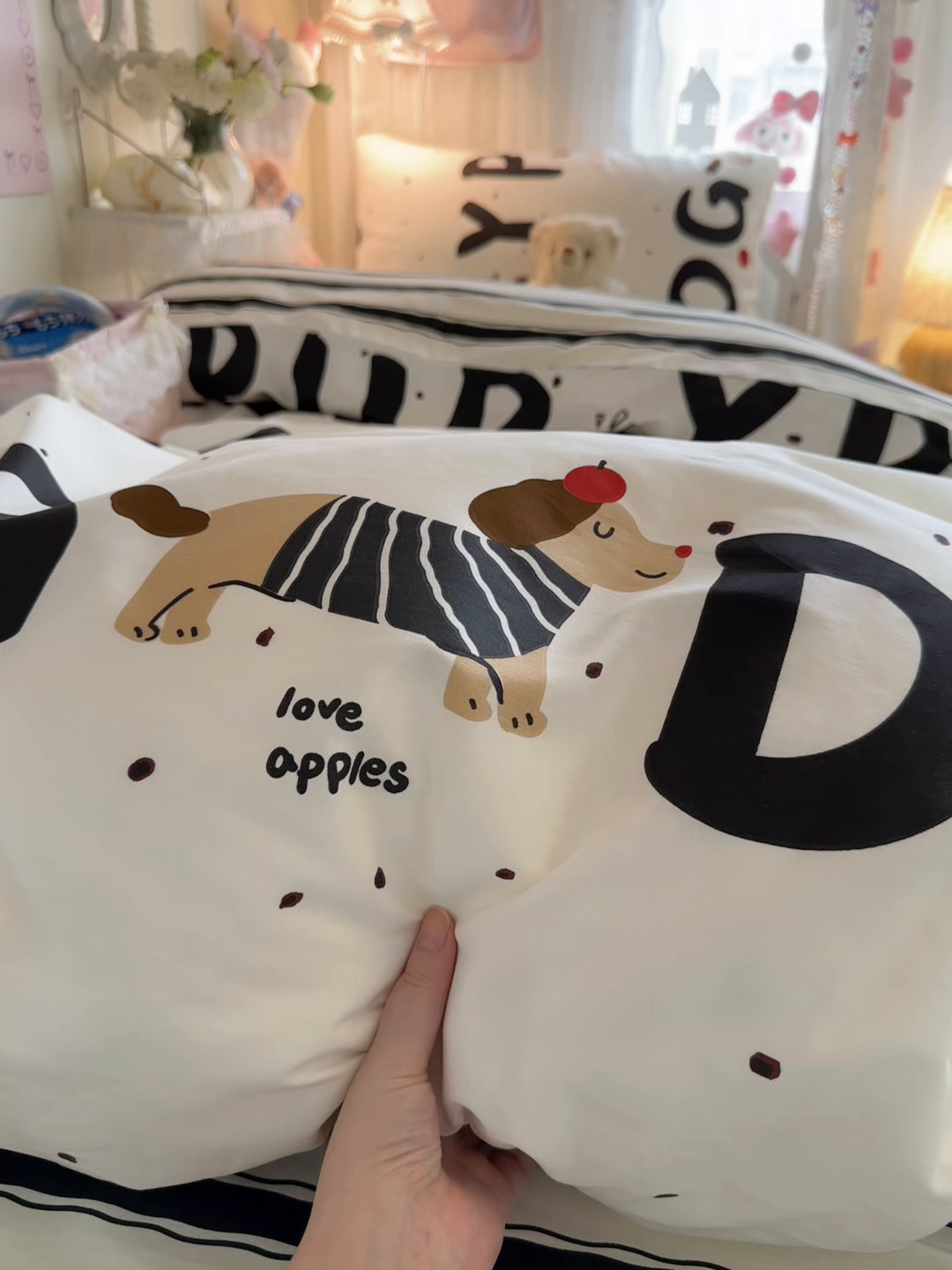 91家纺网 家纺一手货源 找家纺 Sweet dreams甜梦 2025新款学生床全棉纯棉三套件学生三件套宿舍三件套上下铺三件套 字母腊肠狗