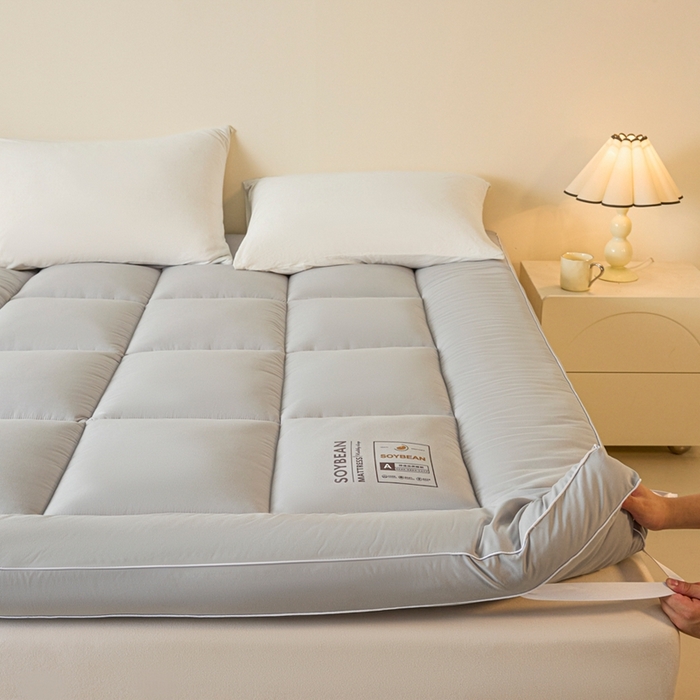 91家纺网 家纺一手货源 找家纺 曼尼家纺 2025新款A类水洗棉8厘米立体床褥床垫 浅灰