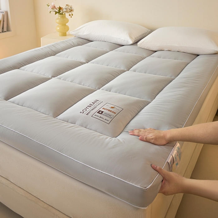 91家纺网 家纺一手货源 找家纺 曼尼家纺 2025新款A类水洗棉8厘米立体床褥床垫 浅灰