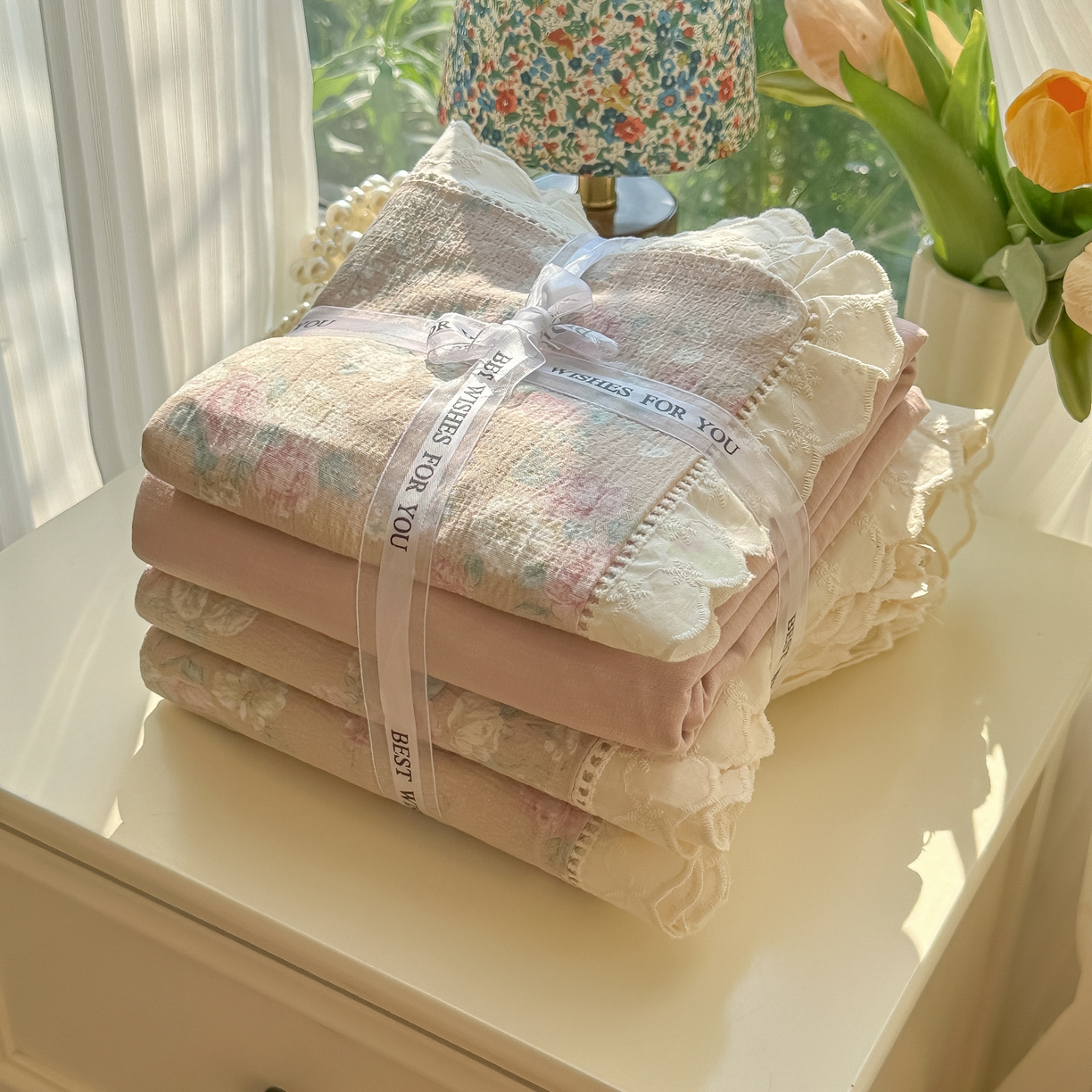 91家纺网 家纺一手货源 找家纺 韩巢家纺 2025新款学生宿舍三件套上下铺学生季开学季床品 镂空花边款-爱如星辰