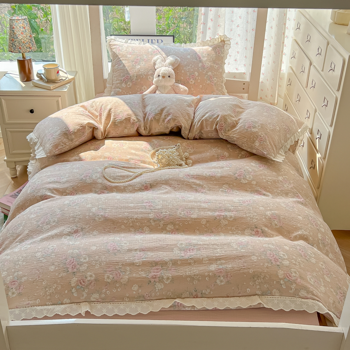 91家纺网 家纺一手货源 找家纺 韩巢家纺 2025新款学生宿舍三件套上下铺学生季开学季床品 镂空花边款-爱如星辰