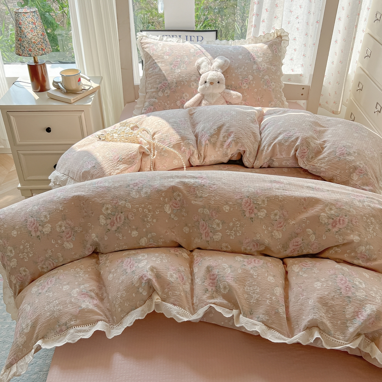 91家纺网 家纺一手货源 找家纺 韩巢家纺 2025新款学生宿舍三件套上下铺学生季开学季床品 镂空花边款-爱如星辰