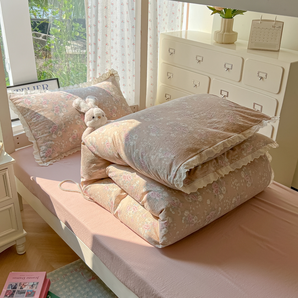 韩巢家纺 2025新款学生宿舍三件套上下铺学生季开学季床品 镂空花边款-爱如星辰