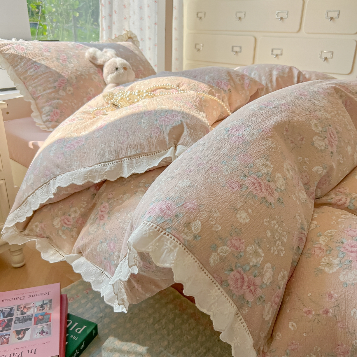 91家纺网 家纺一手货源 找家纺 韩巢家纺 2025新款学生宿舍三件套上下铺学生季开学季床品 镂空花边款-爱如星辰