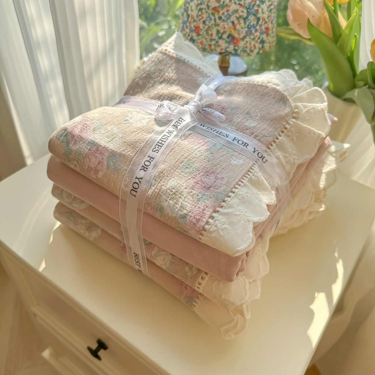 91家纺网 家纺一手货源 找家纺 韩巢家纺 2025新款学生宿舍三件套上下铺学生季开学季床品 镂空花边款-爱如星辰