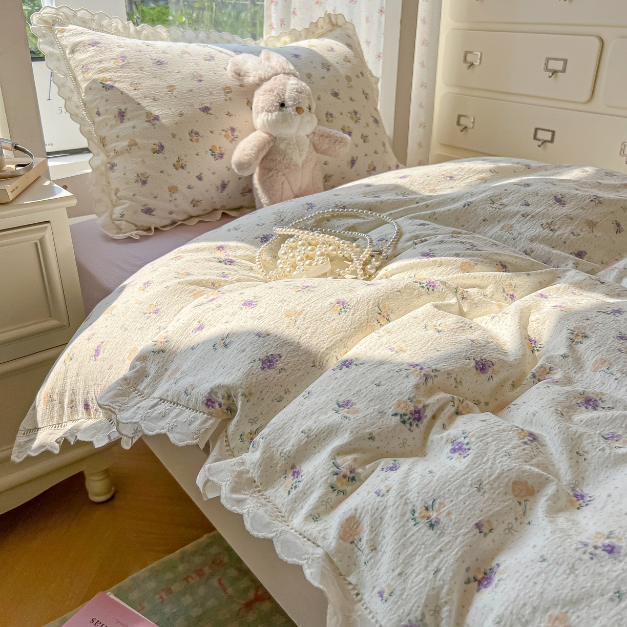 91家纺网 家纺一手货源 找家纺 韩巢家纺 2025新款学生宿舍三件套上下铺学生季开学季床品 镂空花边款-紫叮兰语