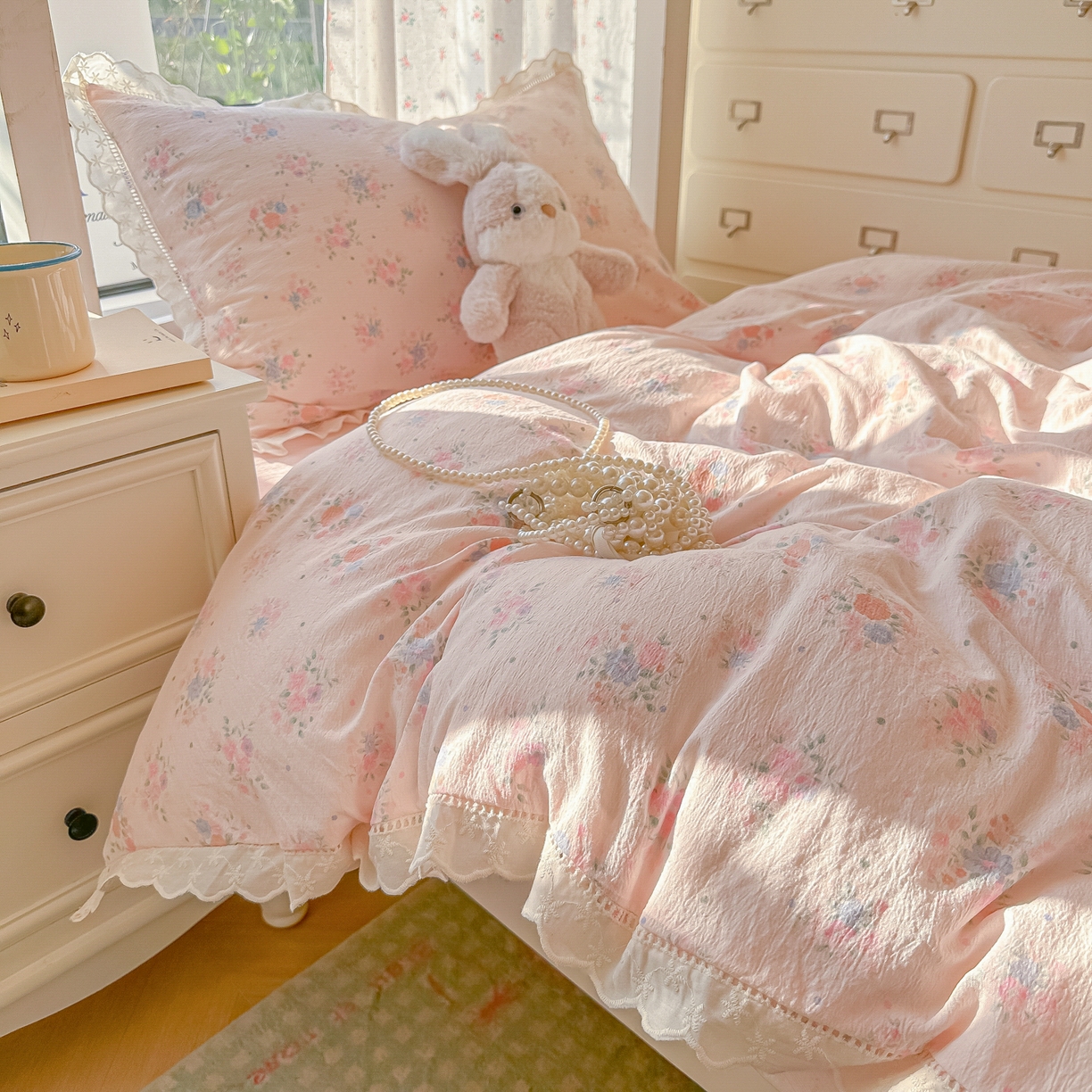 91家纺网 家纺一手货源 找家纺 韩巢家纺 2025新款学生宿舍三件套上下铺学生季开学季床品 镂空花边款-芊芊花海