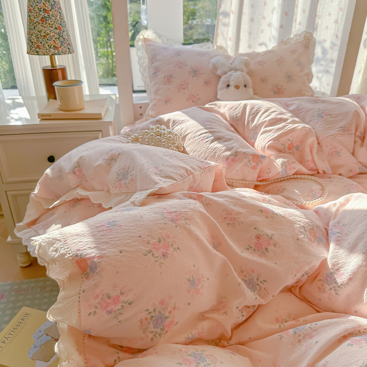 91家纺网 家纺一手货源 找家纺 韩巢家纺 2025新款学生宿舍三件套上下铺学生季开学季床品 镂空花边款-芊芊花海