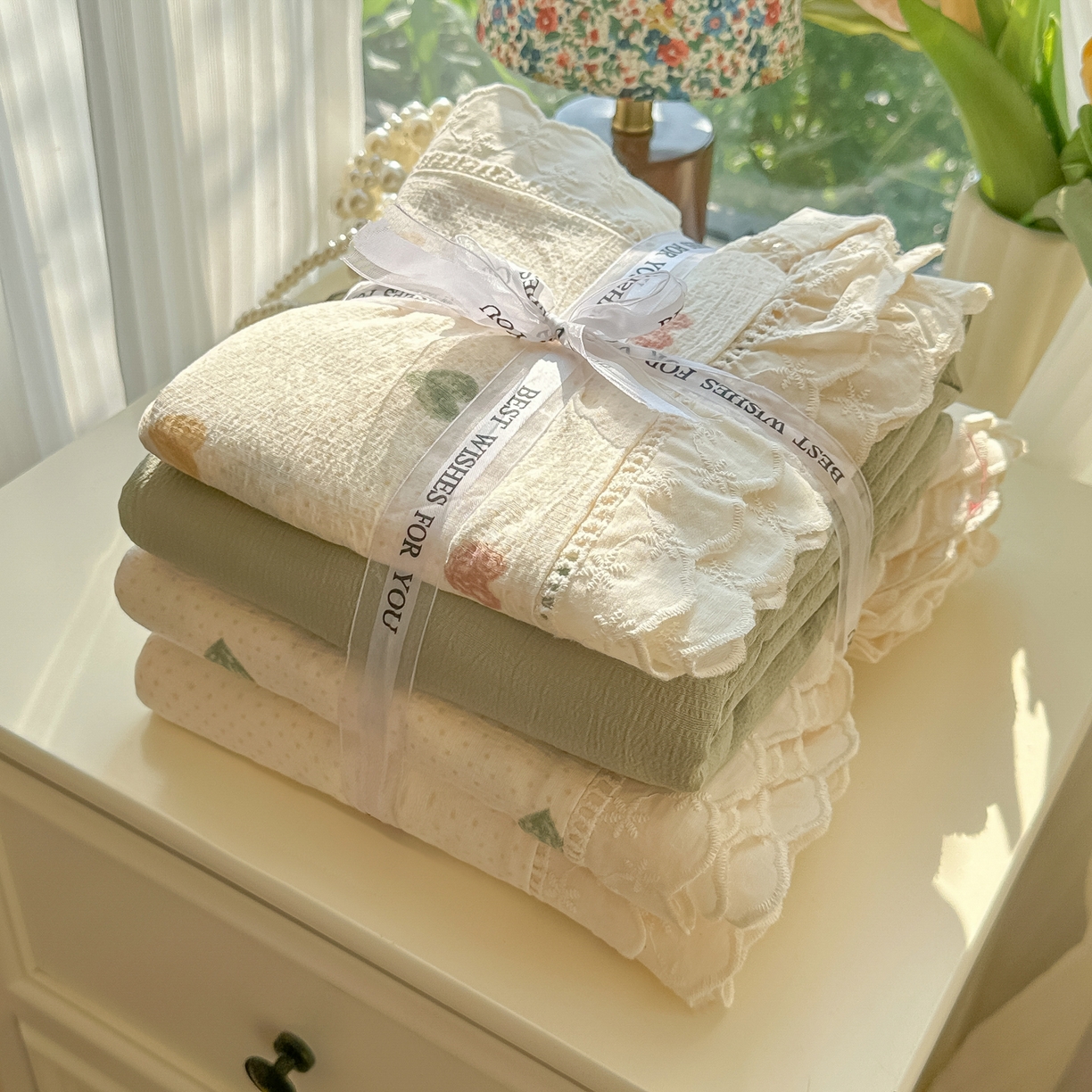 91家纺网 家纺一手货源 找家纺 韩巢家纺 2025新款学生宿舍三件套上下铺学生季开学季床品 镂空花边款-浪漫世界