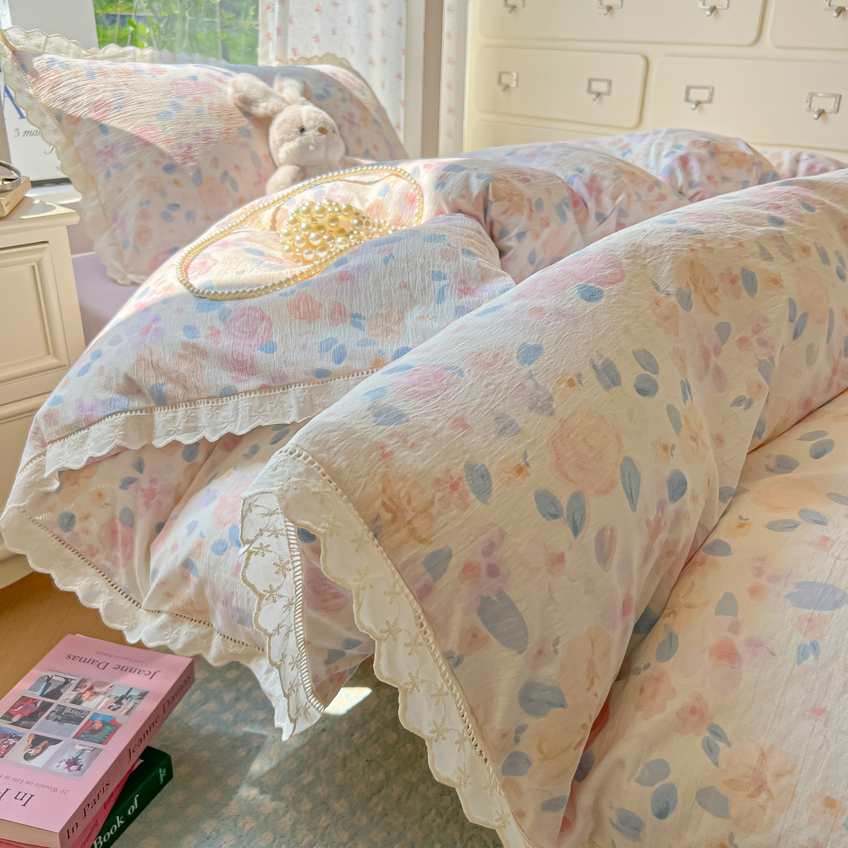 91家纺网 家纺一手货源 找家纺 韩巢家纺 2025新款学生宿舍三件套上下铺学生季开学季床品 镂空花边款-时间画报-米