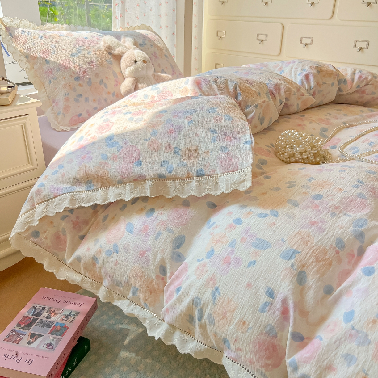 91家纺网 家纺一手货源 找家纺 韩巢家纺 2025新款学生宿舍三件套上下铺学生季开学季床品 镂空花边款-时间画报-米