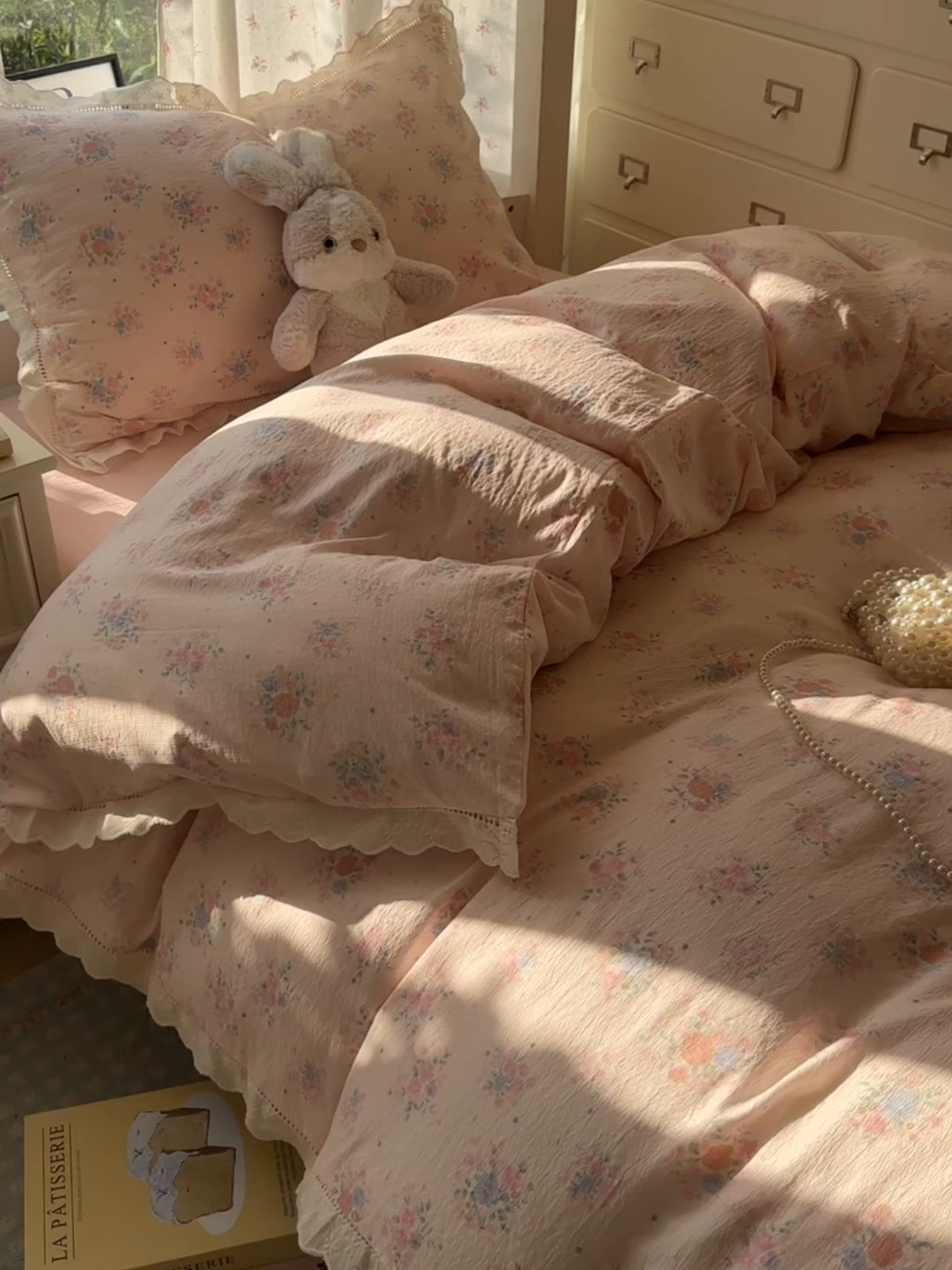 91家纺网 家纺一手货源 找家纺 韩巢家纺 2025新款学生宿舍三件套上下铺学生季开学季床品 镂空花边款-芊芊花海