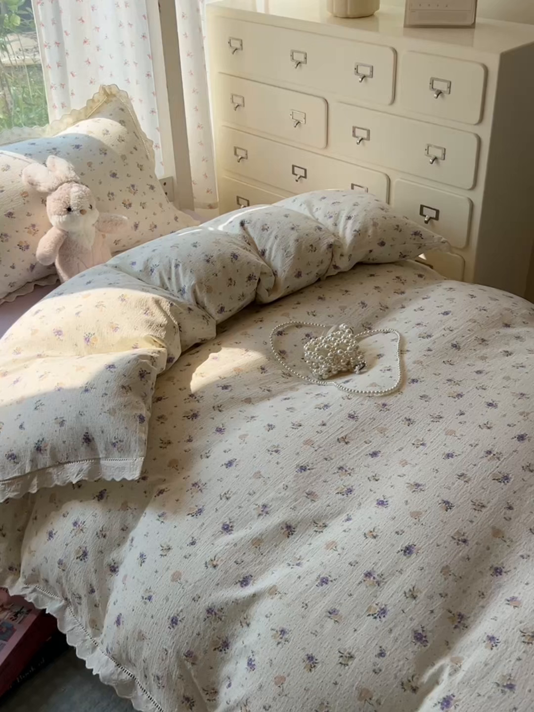 91家纺网 家纺一手货源 找家纺 韩巢家纺 2025新款学生宿舍三件套上下铺学生季开学季床品 镂空花边款-紫叮兰语