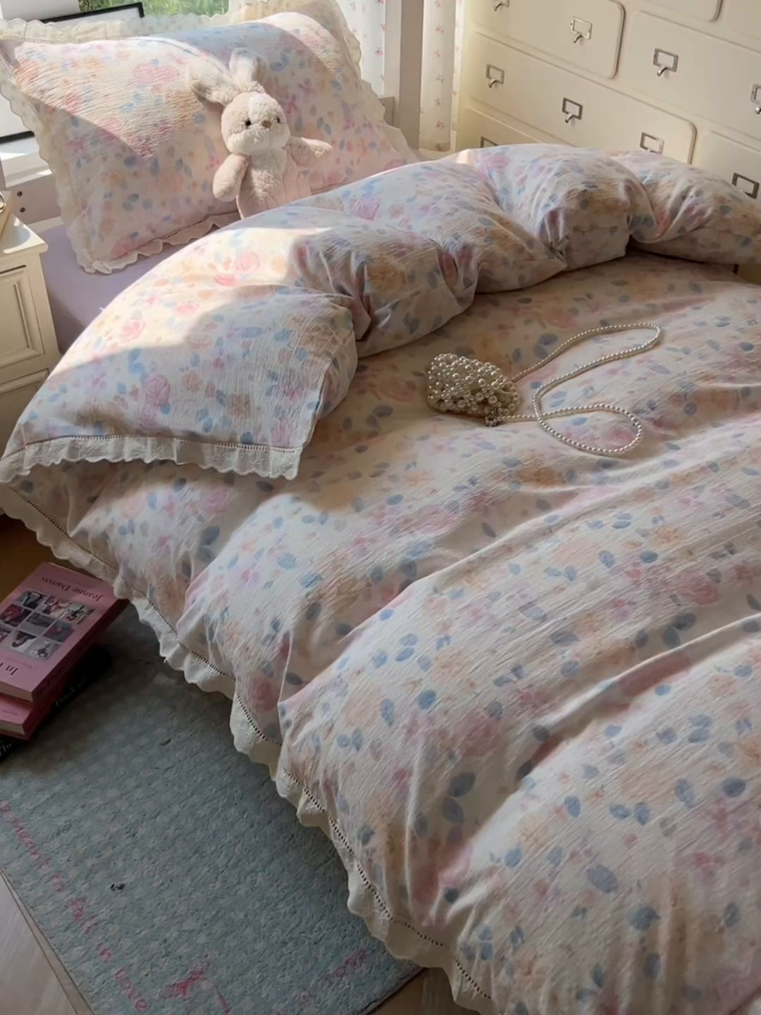 91家纺网 家纺一手货源 找家纺 韩巢家纺 2025新款学生宿舍三件套上下铺学生季开学季床品 镂空花边款-时间画报-米