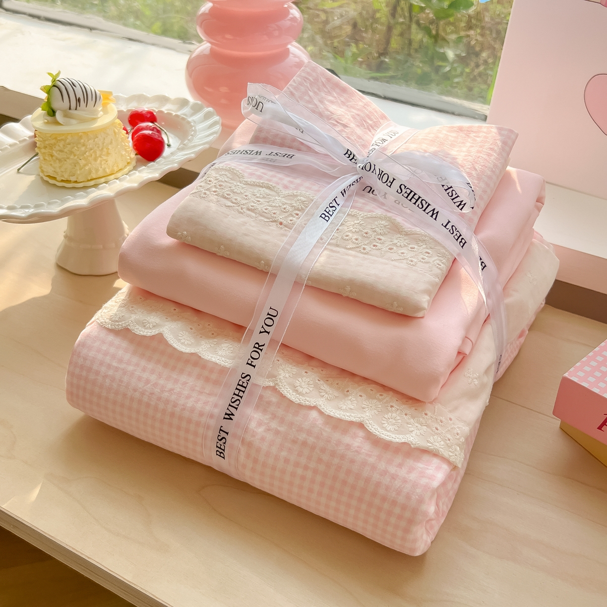 91家纺网 家纺一手货源 找家纺 （总）韩巢家纺 2025新款法式蕾丝花边被套直播热销款四件套学生宿舍床上三件套（提供卖家秀）