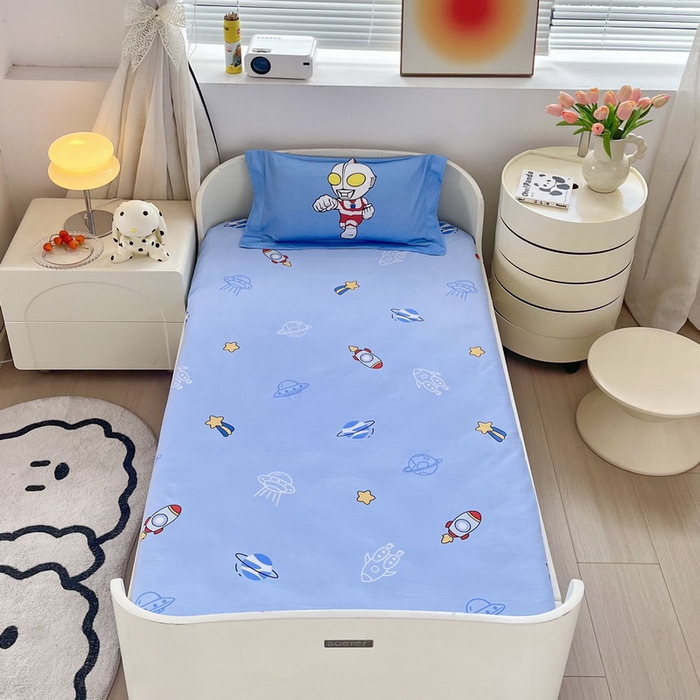 91家纺网 家纺一手货源 找家纺 蘭菲家纺 2025新款学生季幼儿园奥特曼三件套小版系列 随影