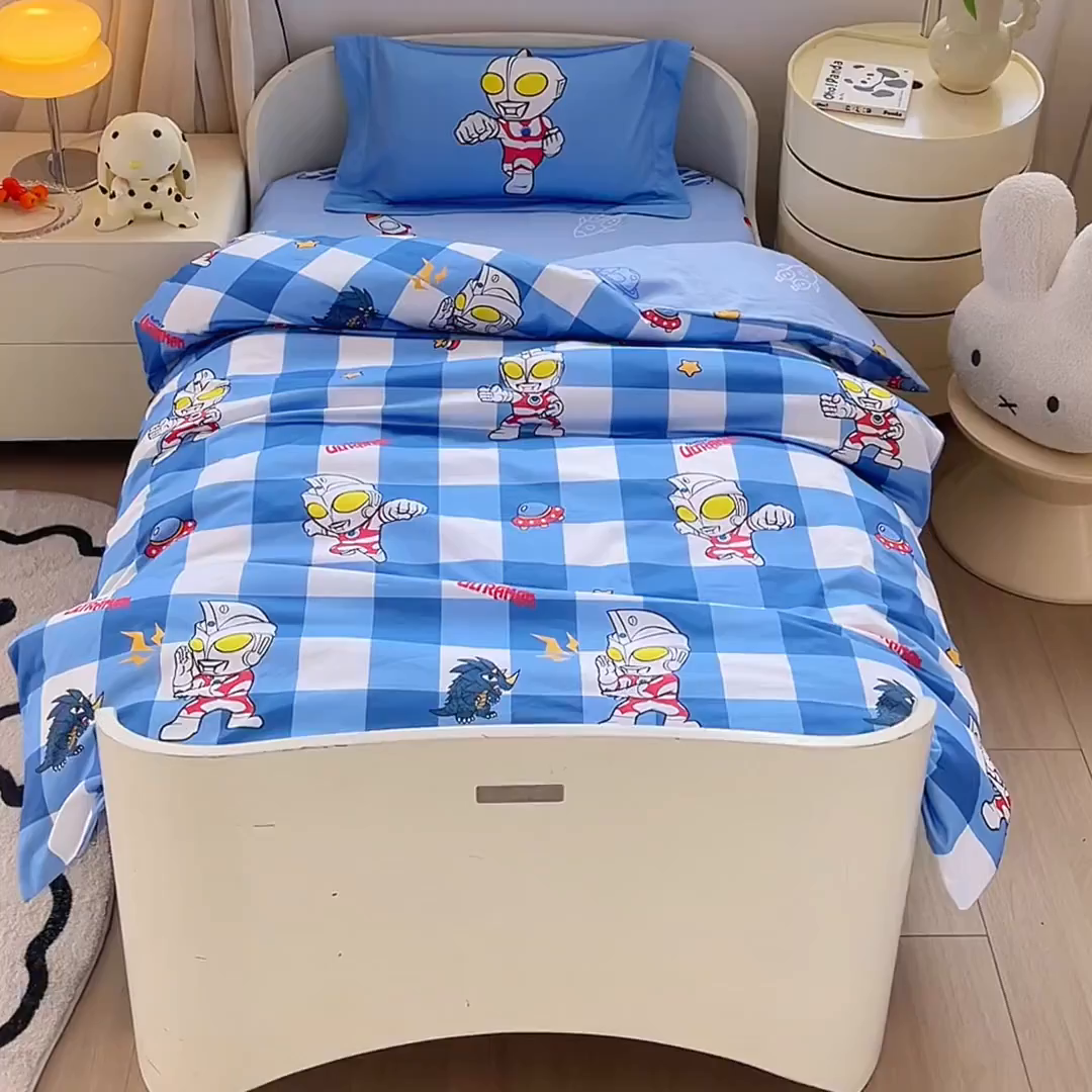 91家纺网 家纺一手货源 找家纺 蘭菲家纺 2025新款学生季幼儿园奥特曼三件套小版系列 随影