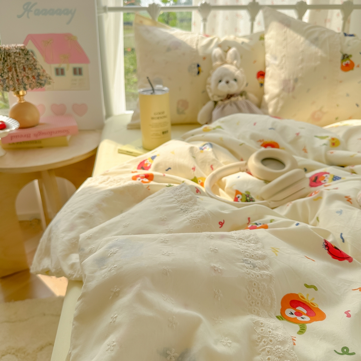 91家纺网 家纺一手货源 找家纺 韩巢家纺 2025新款法式蕾丝花边被套直播热销款四件套学生宿舍床上三件套（提供卖家秀） 好多芝麻球【蕾丝花边款】