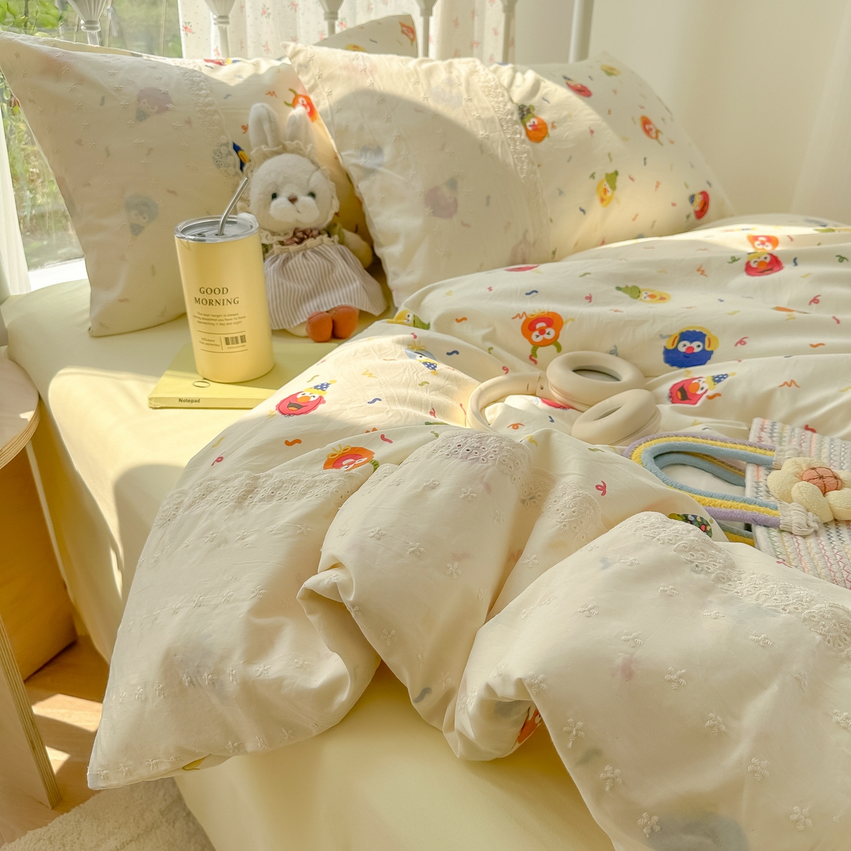 91家纺网 家纺一手货源 找家纺 韩巢家纺 2025新款法式蕾丝花边被套直播热销款四件套学生宿舍床上三件套（提供卖家秀） 好多芝麻球【蕾丝花边款】