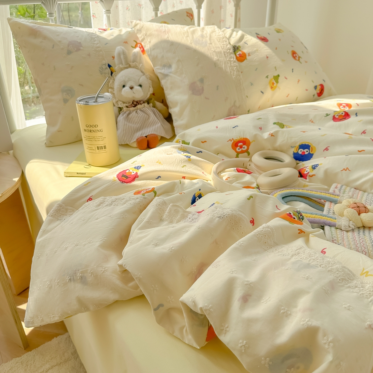 91家纺网 家纺一手货源 找家纺 韩巢家纺 2025新款法式蕾丝花边被套直播热销款四件套学生宿舍床上三件套（提供卖家秀） 好多芝麻球【蕾丝花边款】