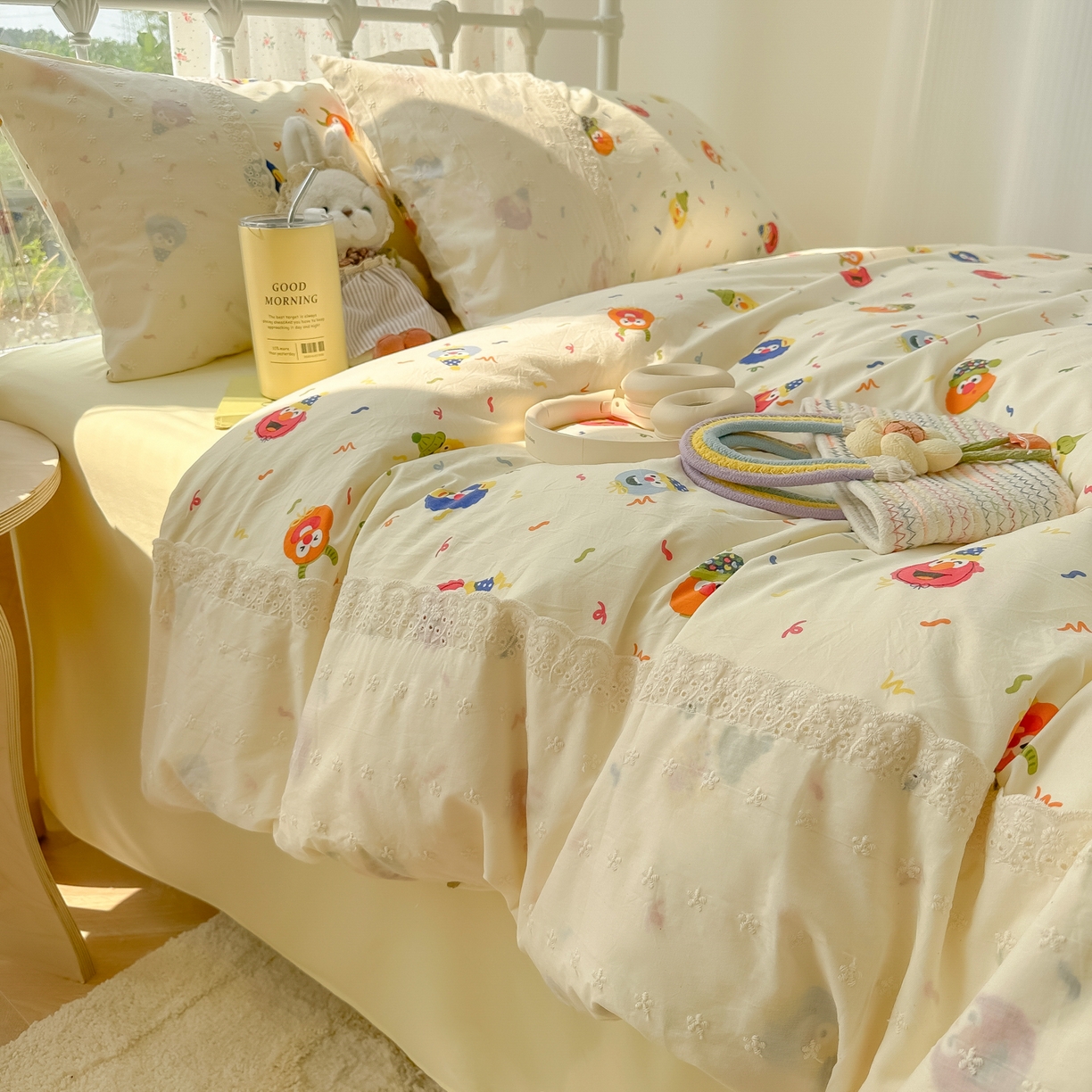 91家纺网 家纺一手货源 找家纺 韩巢家纺 2025新款法式蕾丝花边被套直播热销款四件套学生宿舍床上三件套（提供卖家秀） 好多芝麻球【蕾丝花边款】