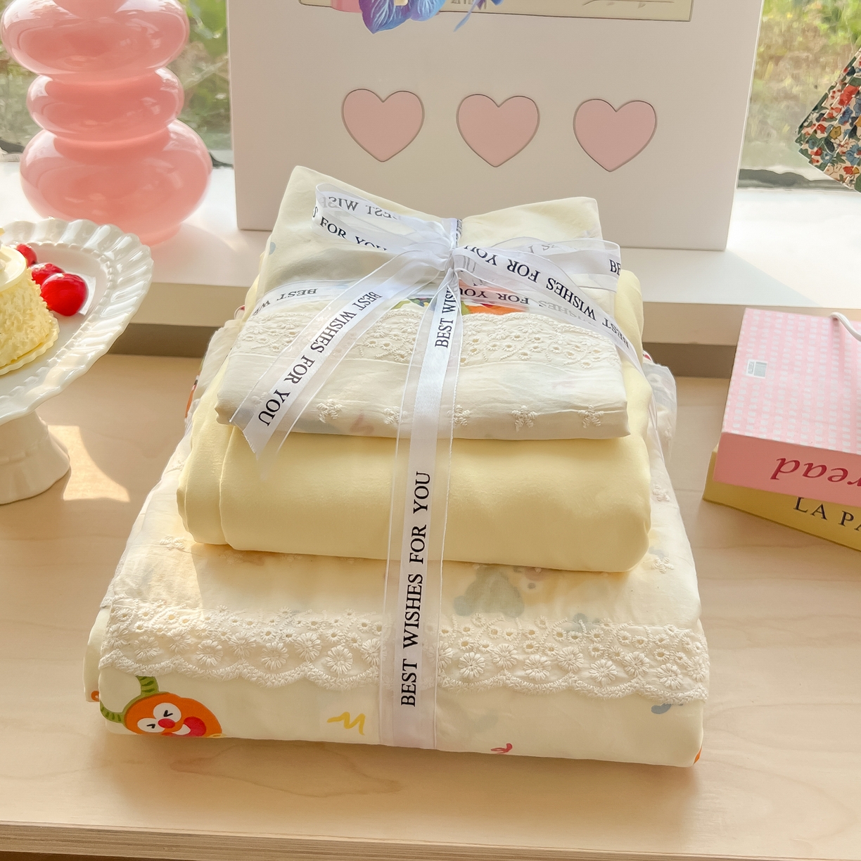 91家纺网 家纺一手货源 找家纺 韩巢家纺 2025新款法式蕾丝花边被套直播热销款四件套学生宿舍床上三件套（提供卖家秀） 好多芝麻球【蕾丝花边款】