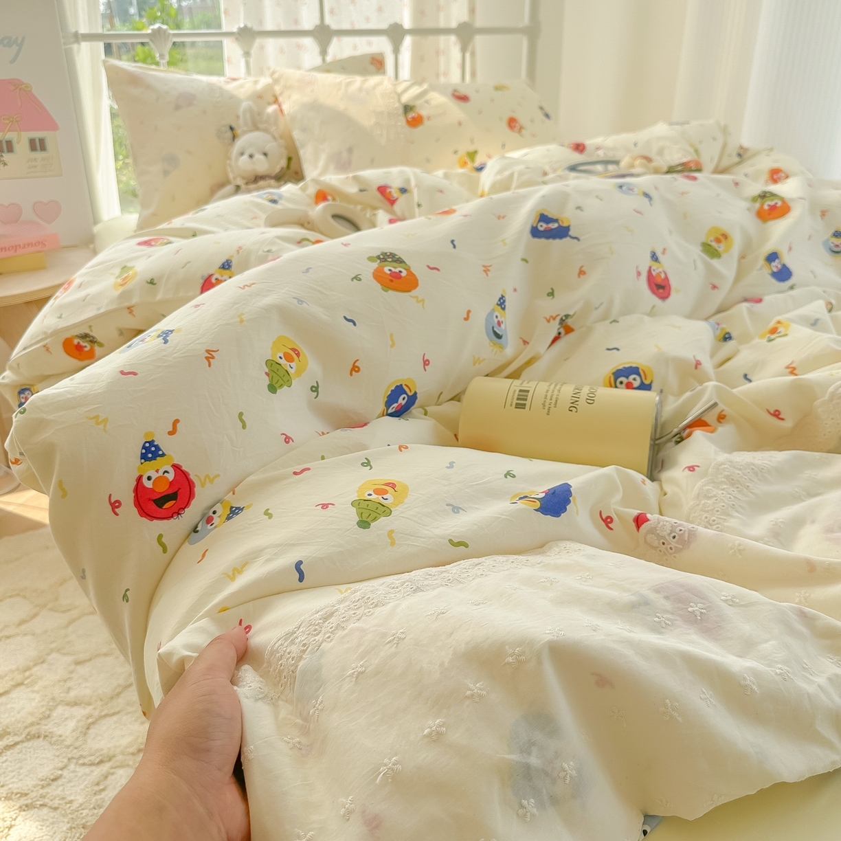 91家纺网 家纺一手货源 找家纺 韩巢家纺 2025新款法式蕾丝花边被套直播热销款四件套学生宿舍床上三件套（提供卖家秀） 好多芝麻球【蕾丝花边款】