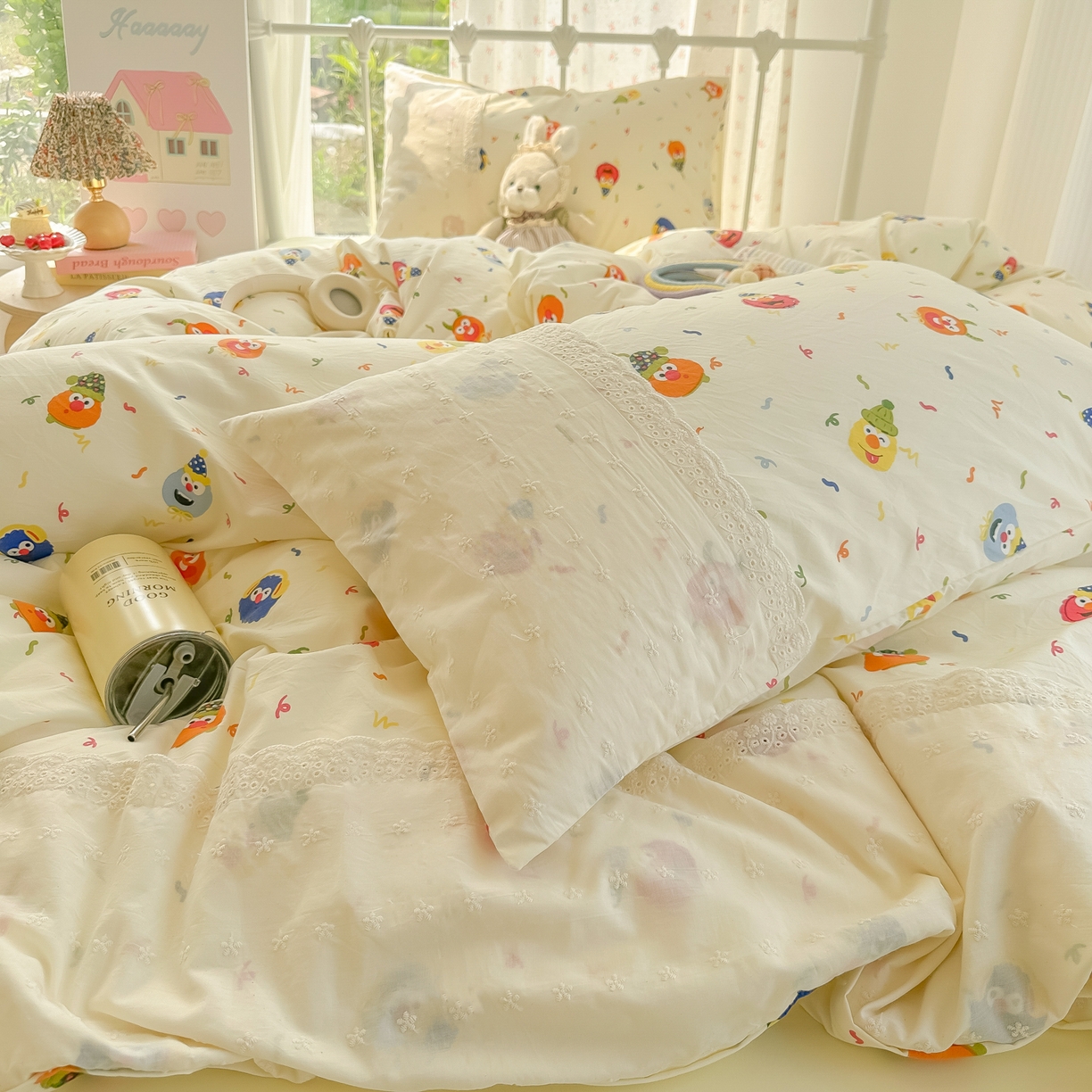 91家纺网 家纺一手货源 找家纺 韩巢家纺 2025新款法式蕾丝花边被套直播热销款四件套学生宿舍床上三件套（提供卖家秀） 好多芝麻球【蕾丝花边款】