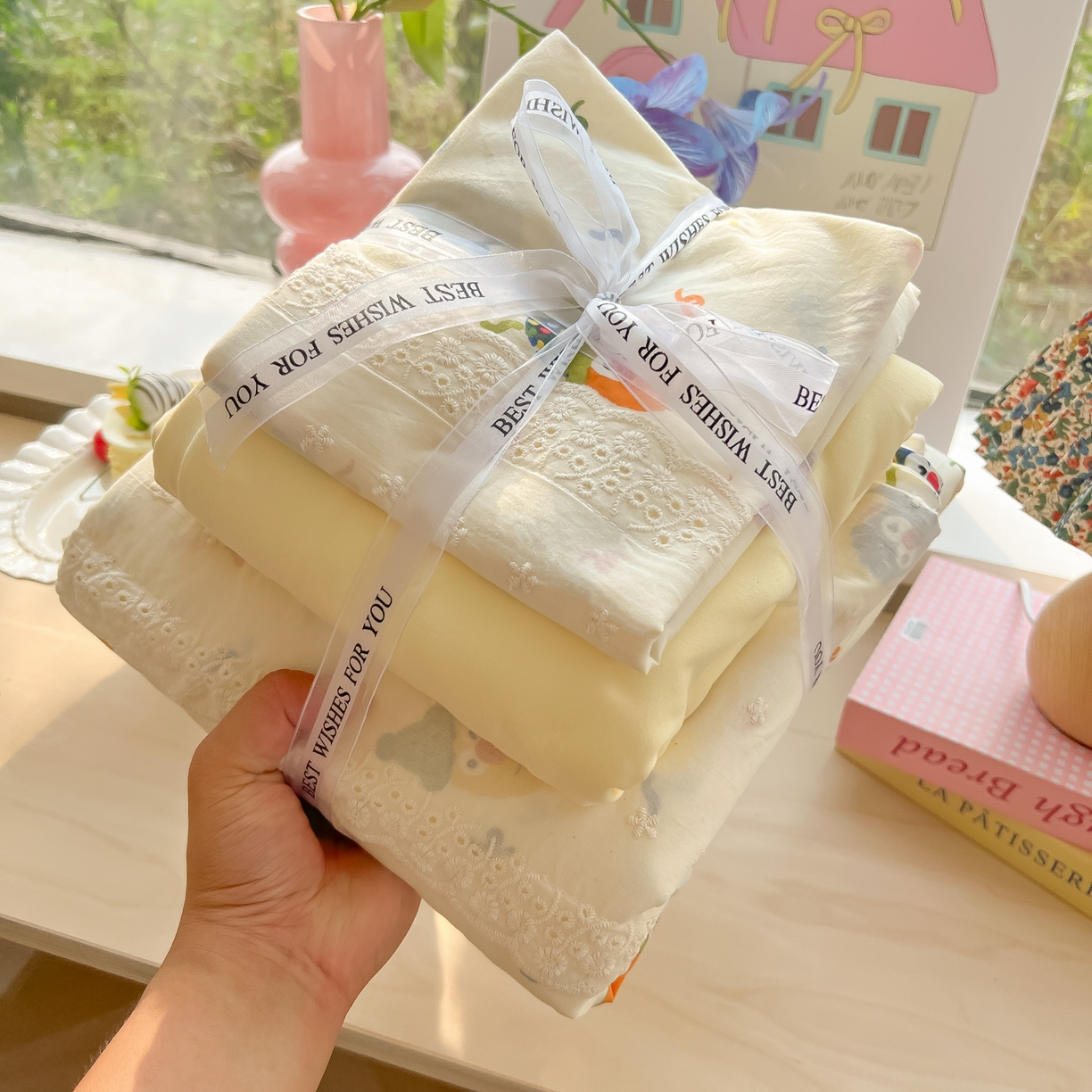 91家纺网 家纺一手货源 找家纺 韩巢家纺 2025新款法式蕾丝花边被套直播热销款四件套学生宿舍床上三件套（提供卖家秀） 好多芝麻球【蕾丝花边款】