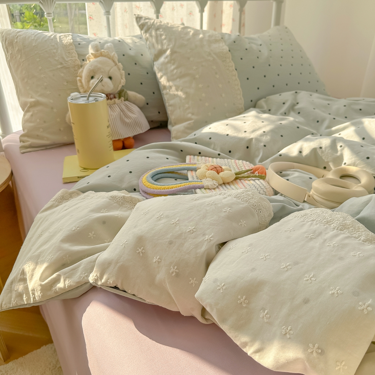 91家纺网 家纺一手货源 找家纺 韩巢家纺 2025新款法式蕾丝花边被套直播热销款四件套学生宿舍床上三件套（提供卖家秀） 蓝灰波点【蕾丝花边款】