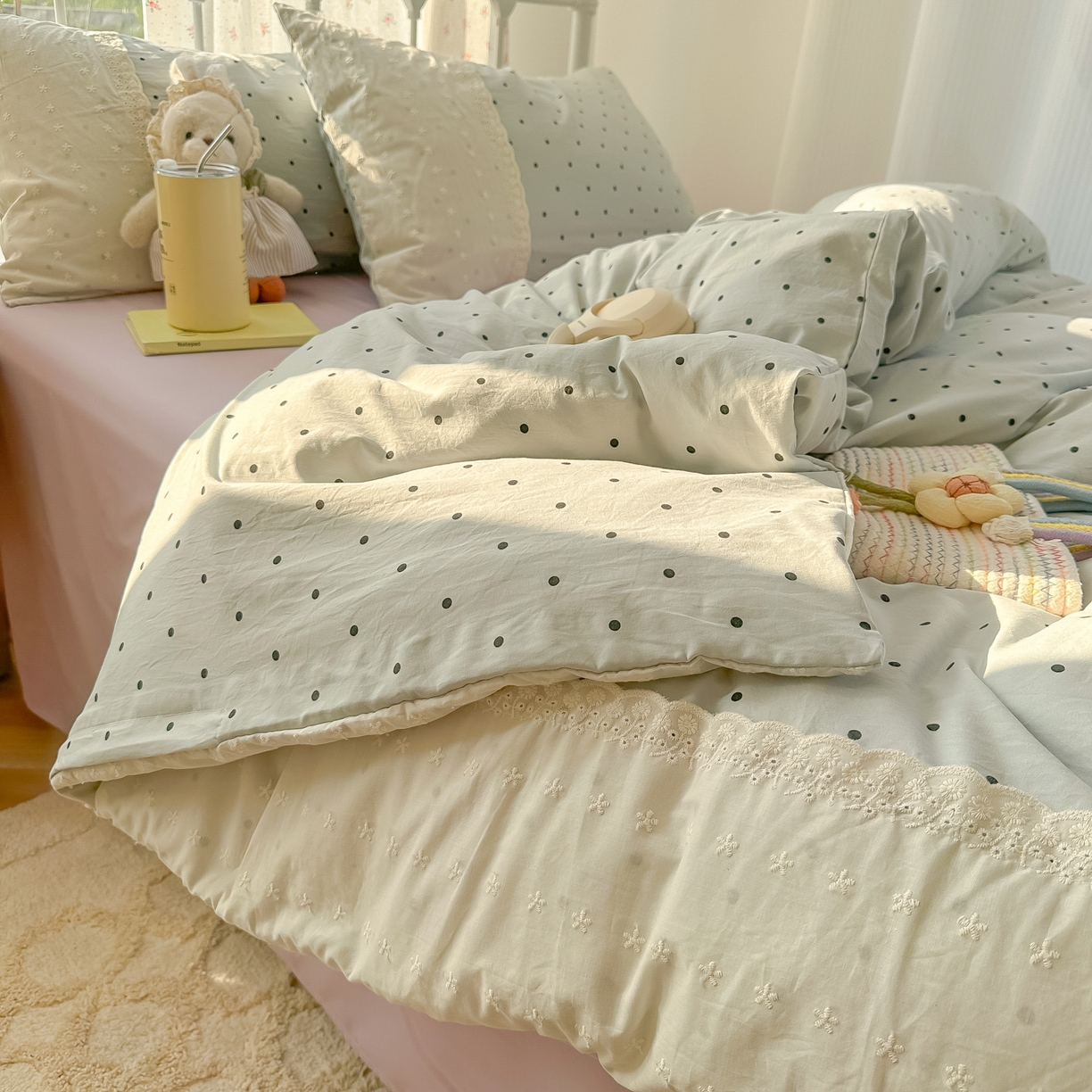 91家纺网 家纺一手货源 找家纺 韩巢家纺 2025新款法式蕾丝花边被套直播热销款四件套学生宿舍床上三件套（提供卖家秀） 蓝灰波点【蕾丝花边款】