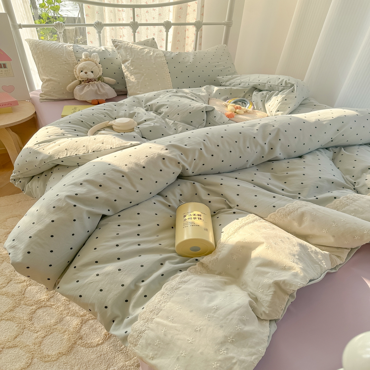 91家纺网 家纺一手货源 找家纺 韩巢家纺 2025新款法式蕾丝花边被套直播热销款四件套学生宿舍床上三件套（提供卖家秀） 蓝灰波点【蕾丝花边款】